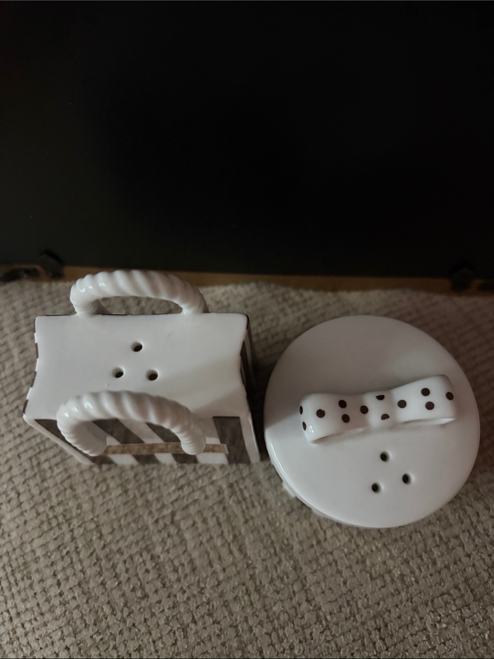 henri bendel Brown and White Striped Ceramic Salt n’ Pepper set - Picture 5 of 6